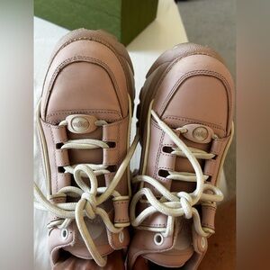 Baby pink buffalo londons
Size 39 (fit like 8/8.5)
Good used condition
